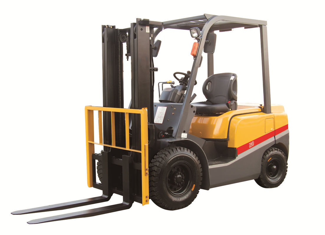 2 3 4ton ISUZU energy saving engine diesel powered forklift yellow color turning radius 2170mm with CE certificate